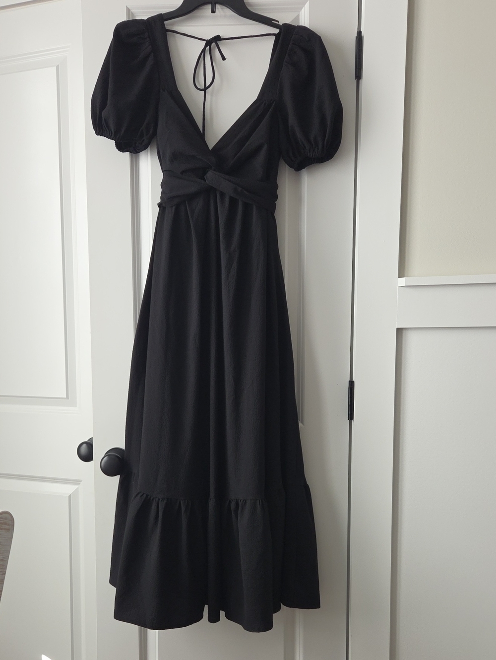 Astr Black Puff-Sleeve Dress with Front Knot